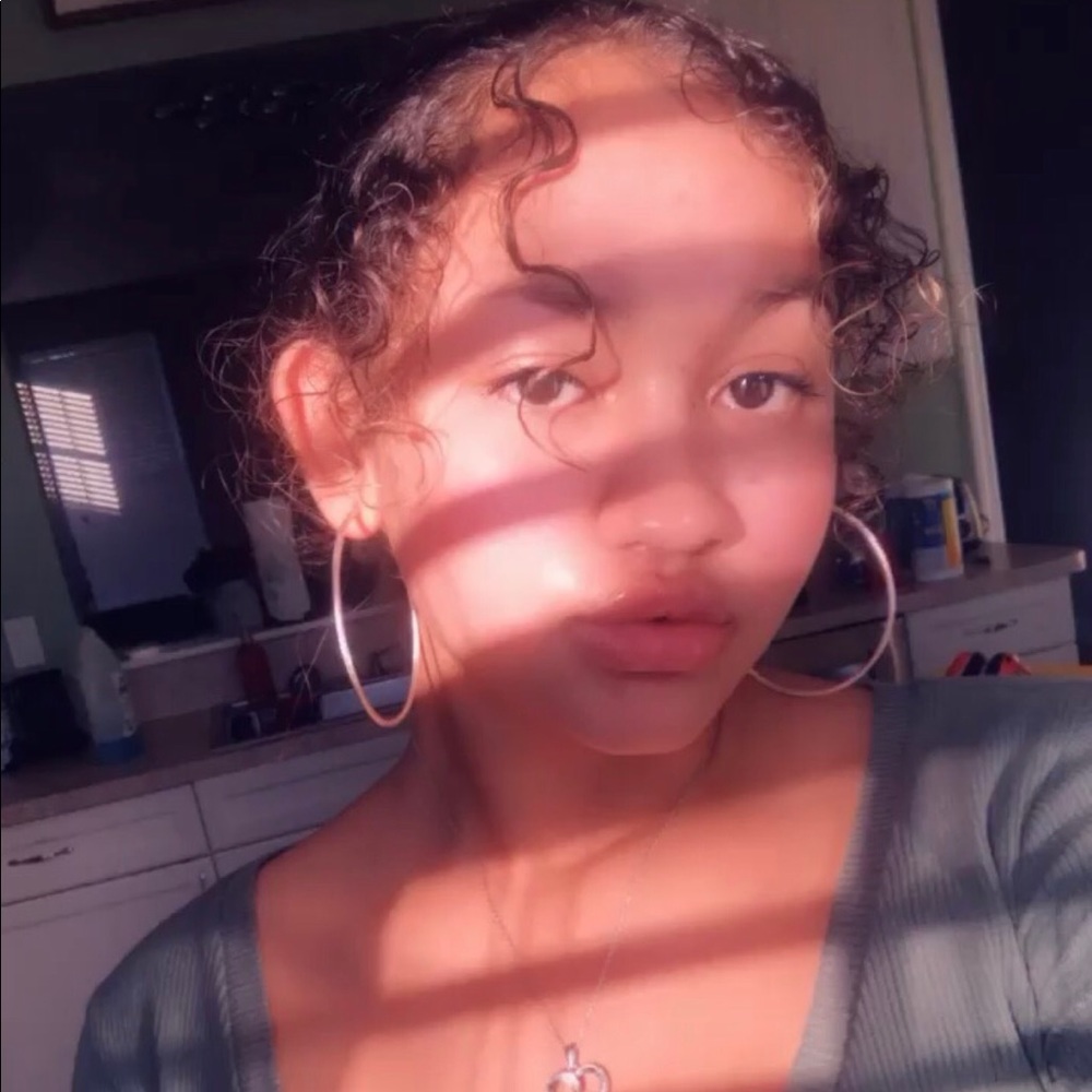 Meet your Posher, Khylei